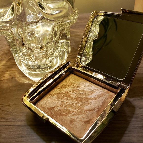 HOURGLASS Ambient Lighting Bronzer Luminous Bronze